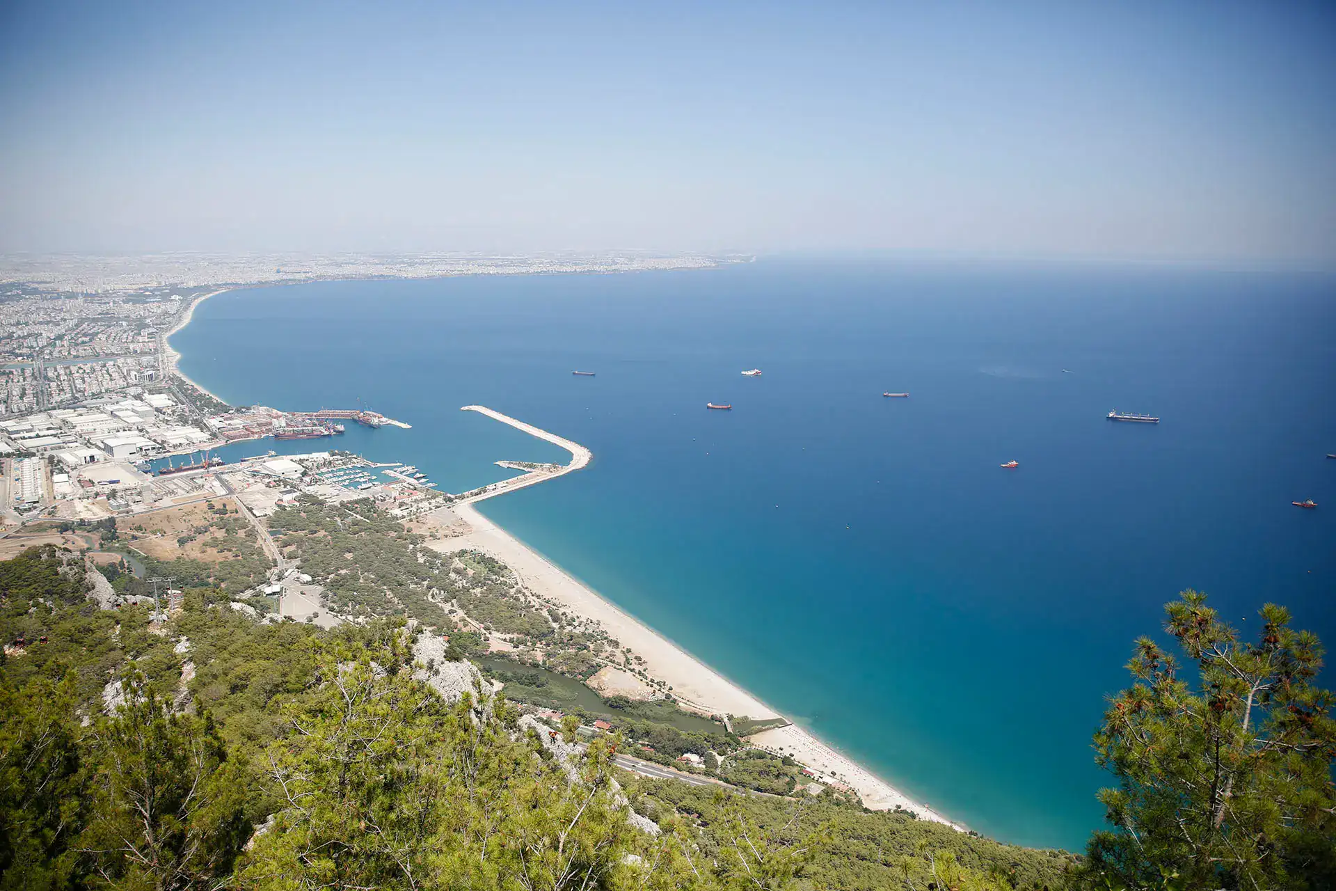 Tünektepe'den Antalya Körfezi ve Konyaaltı Sahili Panoramik Manzarası
